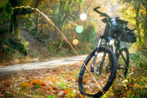 Qué ropa llevo para practicar ciclismo durante el otoño lluvioso